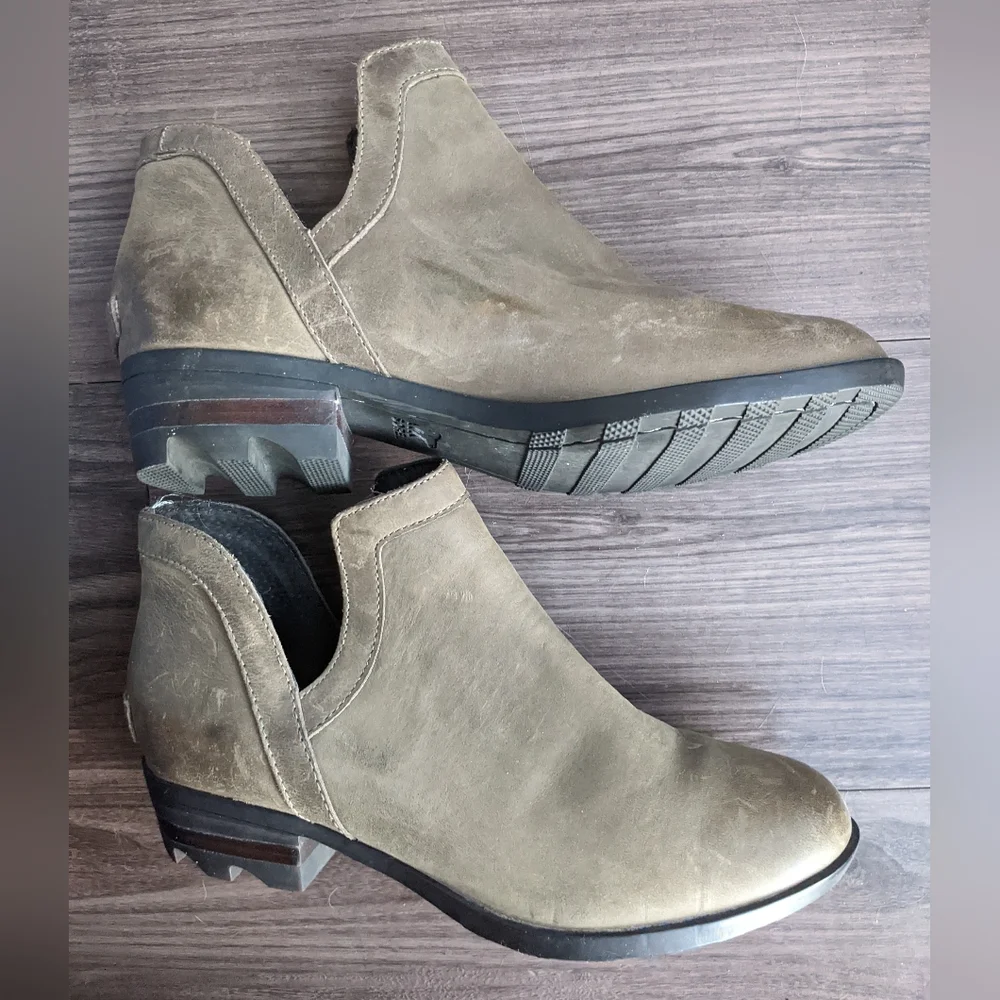 Sorel - Lolla Cut Out Bootsie Pull-On Bootie LL3264-240 | 8 | Sage Taupe Gray